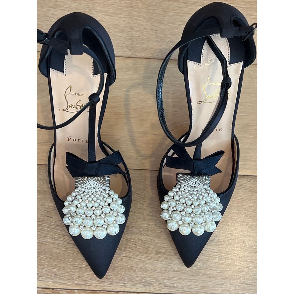BNIB Christian Louboutin Black Pearl and Crystal Embellished Pumps/Heels. Size 9